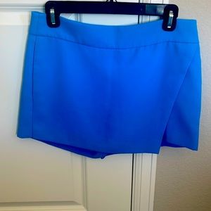 J.Crew Skort w/ pockets & side zipper detail. Size 2 NWOT super flattering